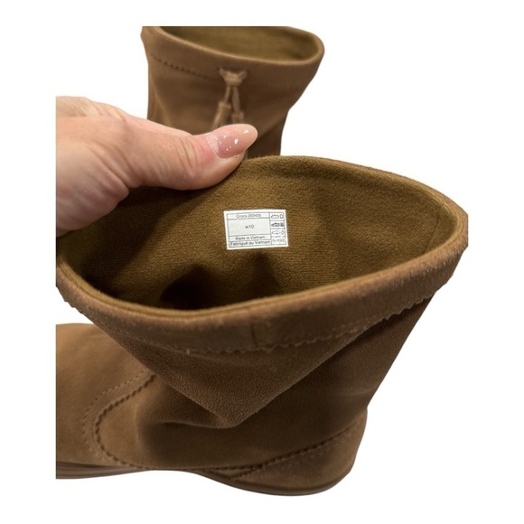 CROCS LODGEPOINT SUEDE PULL ON CROCBAND WINTER HIGH SNOW BOOT~Brown Tan size 10 - Picture 5 of 10